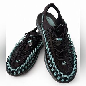 KEEN UNEEK Sandals Womens 7.5 Black Mint Hiking Sport Outdoor Comfort